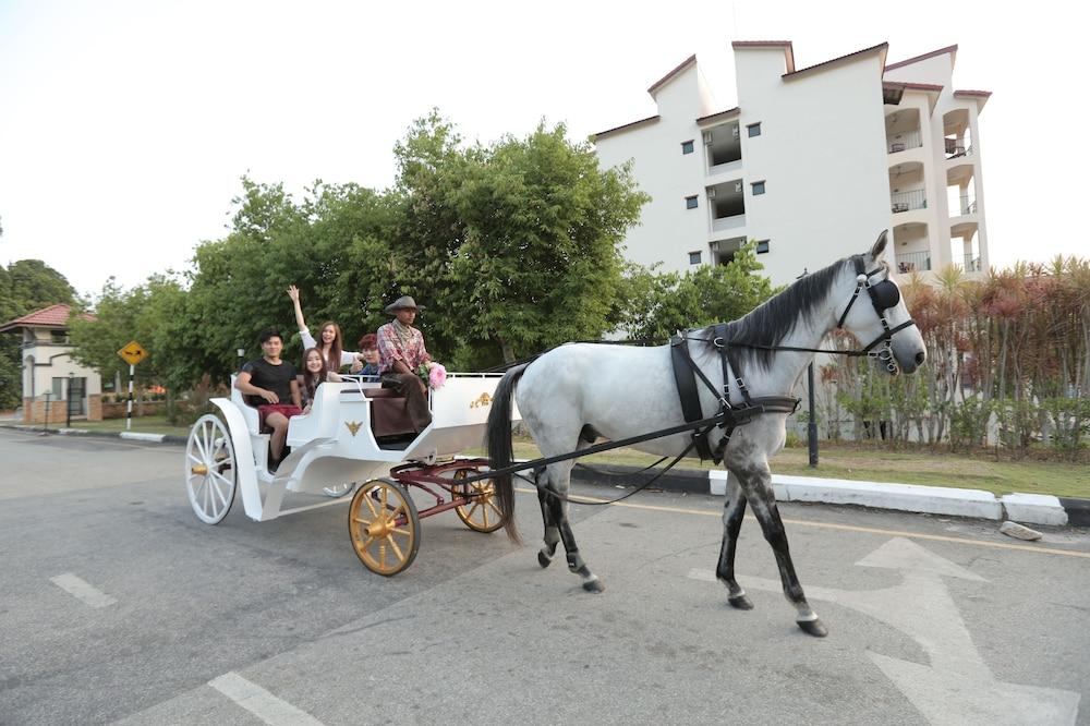 Arabian Bay Resort@ Bukit Gambang Resort City Buitenkant foto